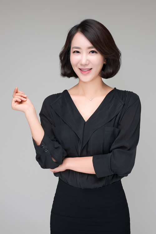 秀山千佼填 国际高级纹绣师